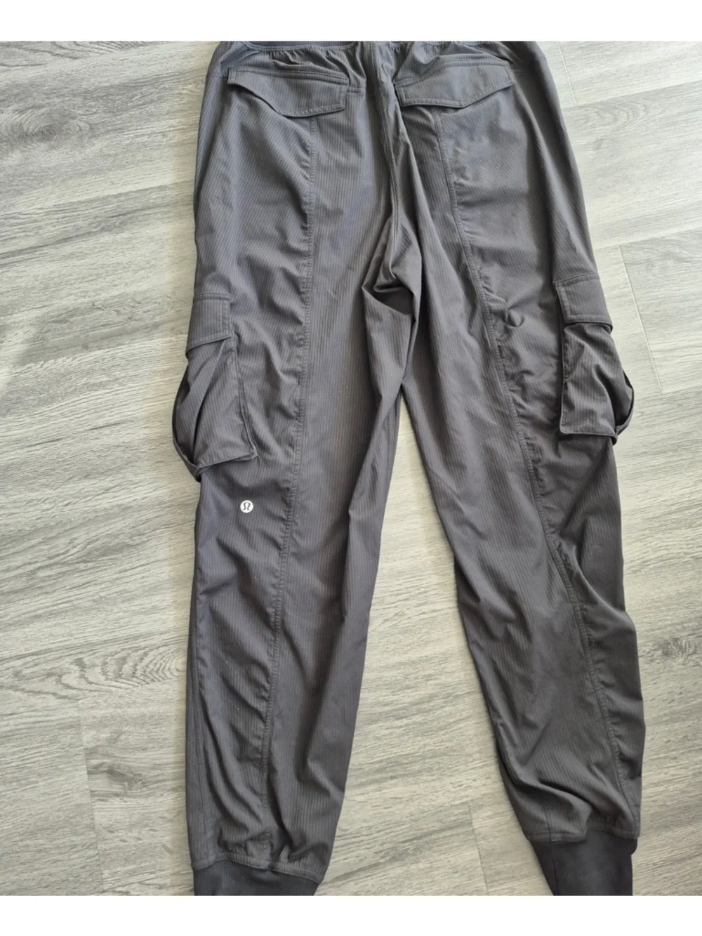 Women’s Lululemon Cargo Jogger Pants - Picture 2 of 3